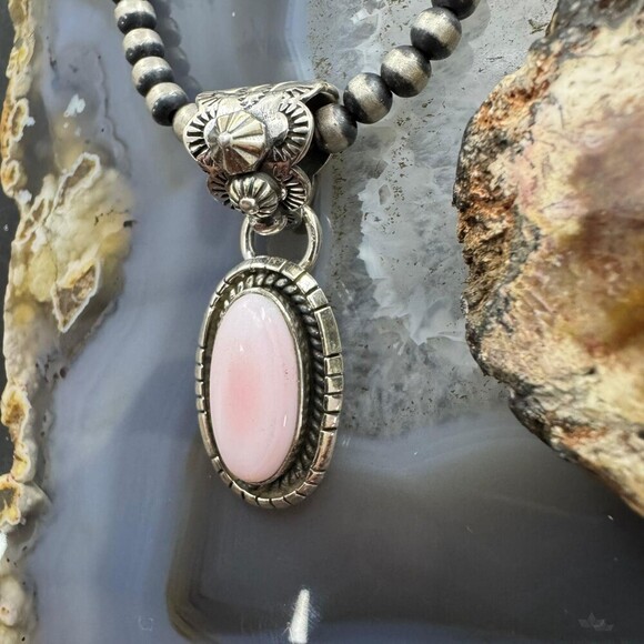 Native American Sterling Silver Oval Pink Conch Decorated Pendant For Women - Picture 6 of 10